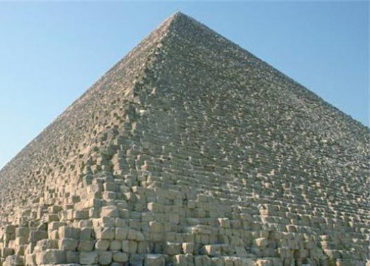 Kako je mogao graditi piramide?